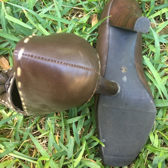Worthington Brown High Heal Shoes - Picture 5 of 8